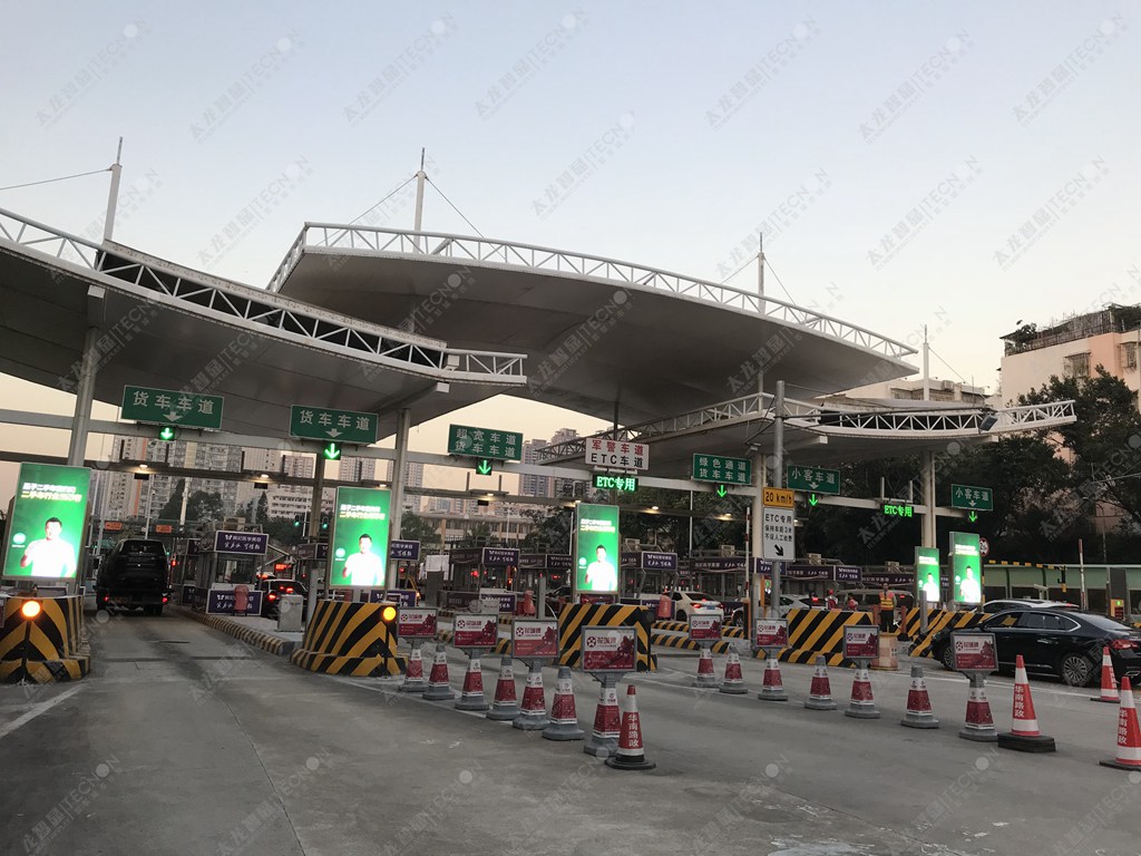 LED廣告機(jī)-戶外液晶廣告機(jī)廣州花城高速收費站案例