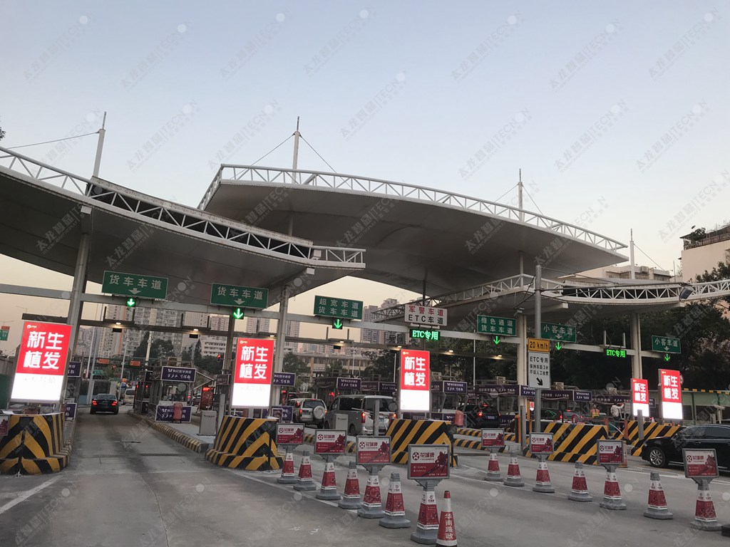 全智能遠(yuǎn)程控制室內(nèi)|戶(hù)外LED廣告機(jī)